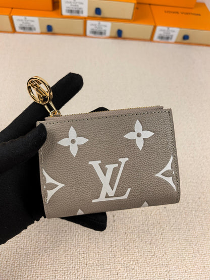 Clea Wallet Monogram