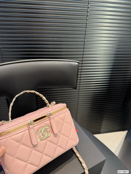 Vanity with Chain *High Quality*