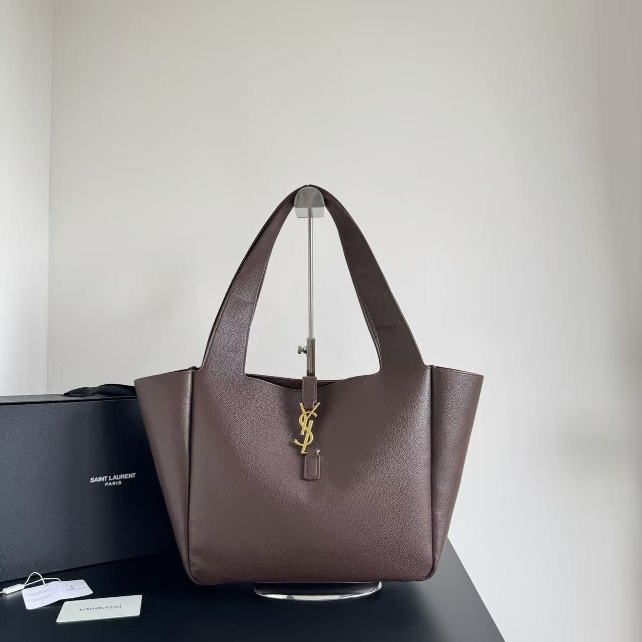 LE 5 À 7 With Box