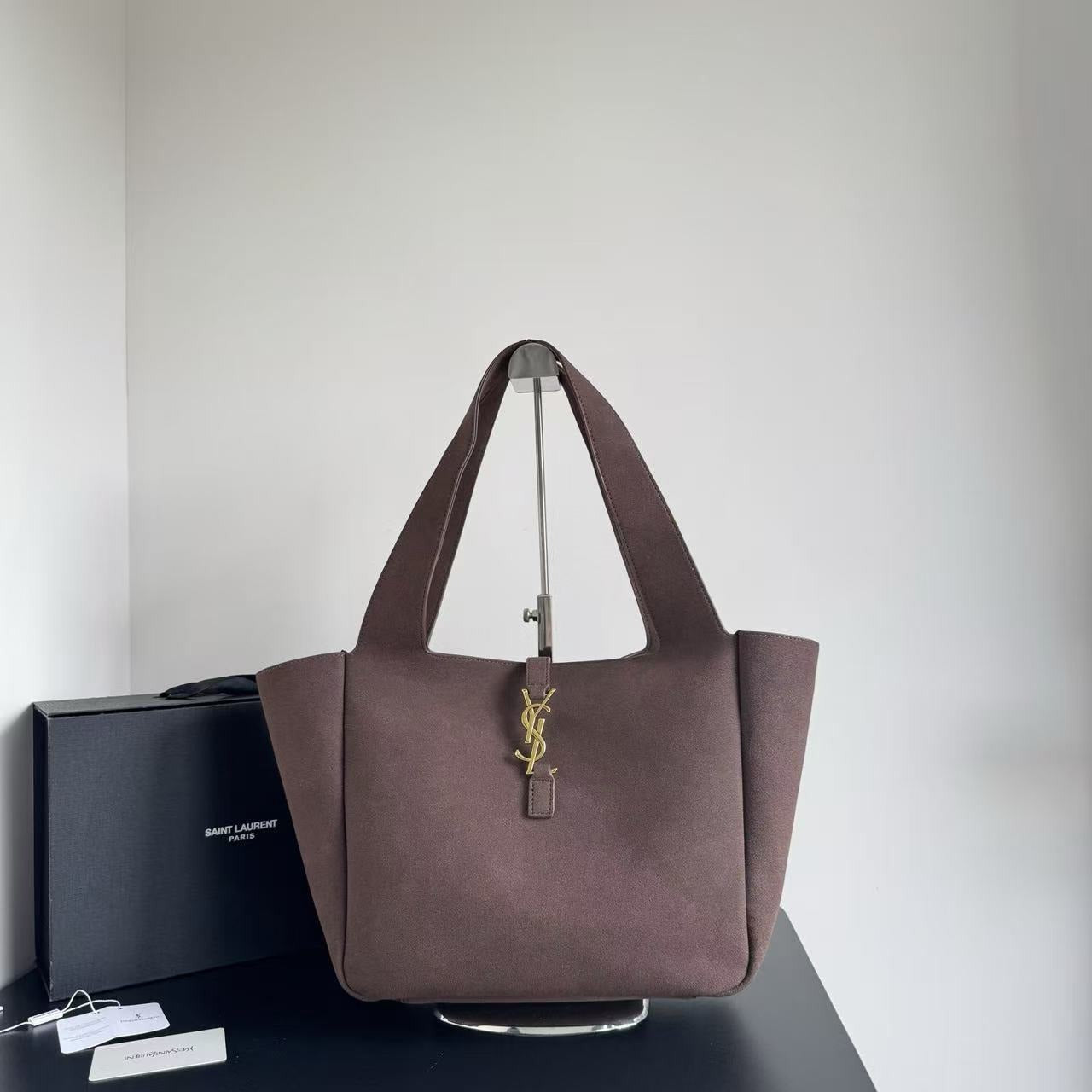 LE 5 À 7 With Box