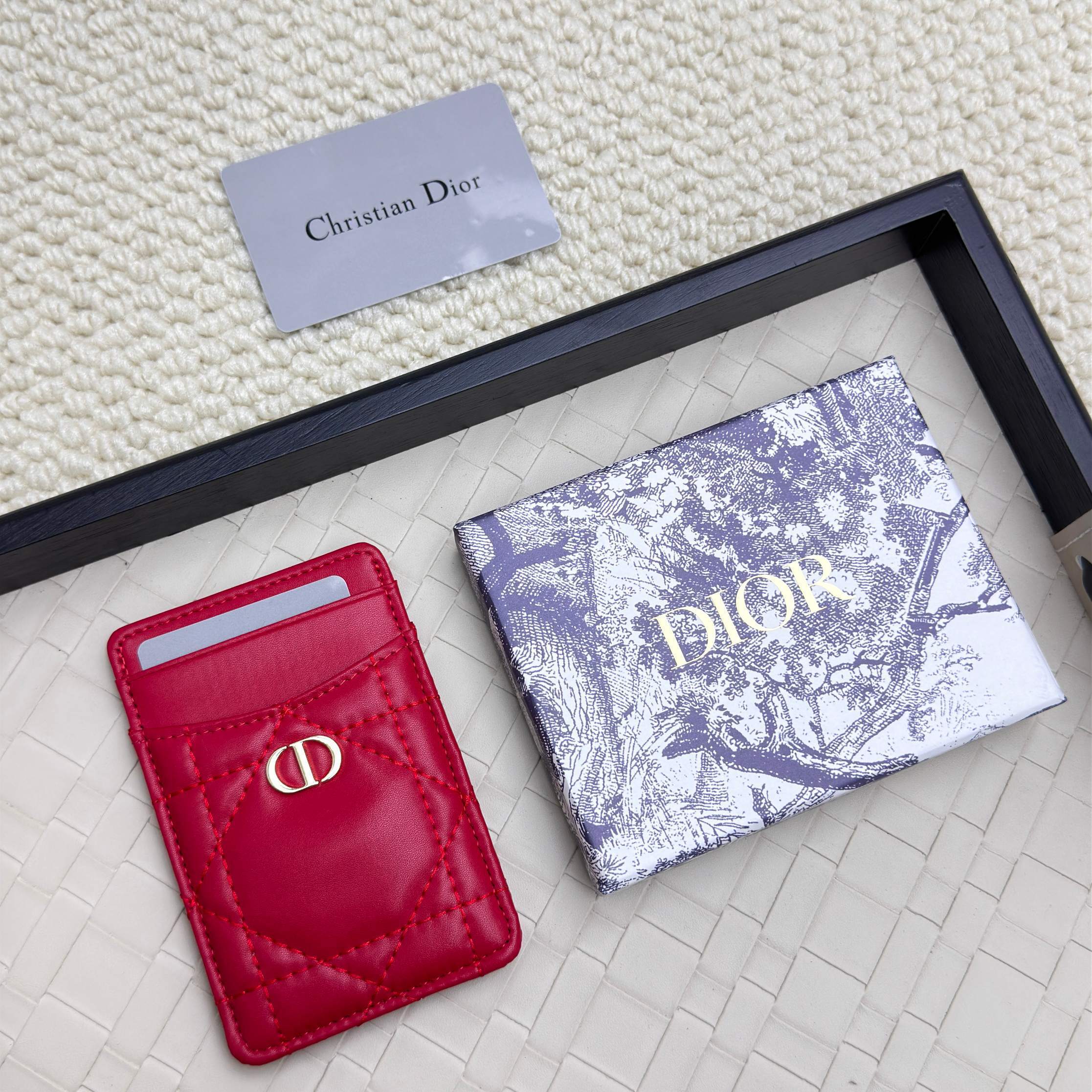 D10r Magnetic Card Holder